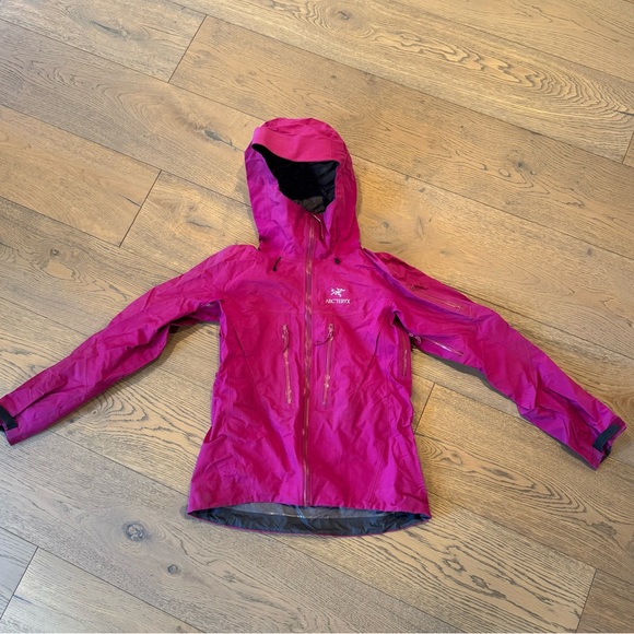Arteryx Goretex Alpha SV Jacket - Picture 1 of 9